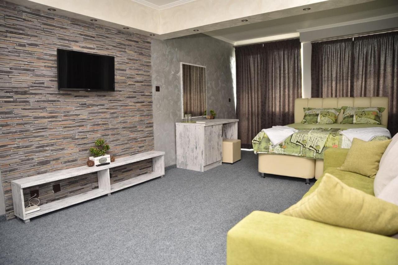Studios Amigo Veliko Turnovo Bagian luar foto