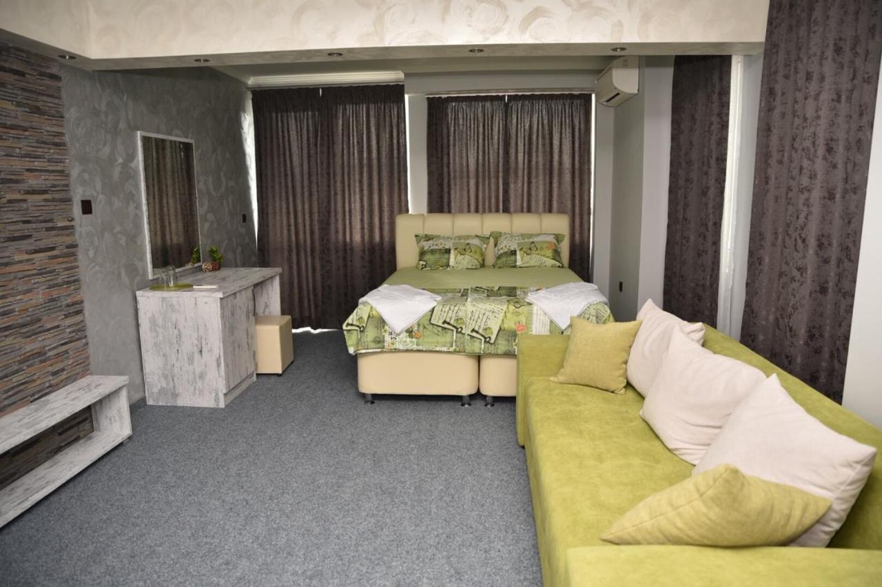 Studios Amigo Veliko Turnovo Bagian luar foto